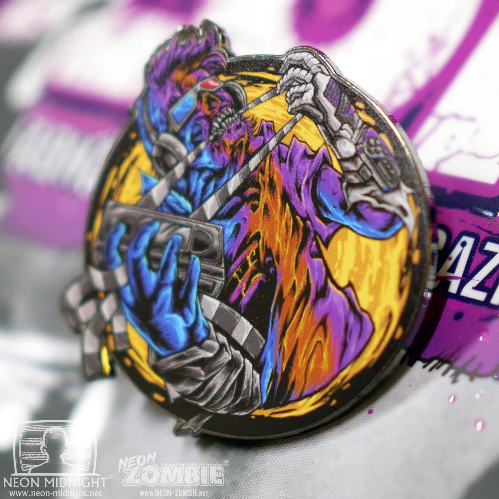 Emaille-Pin: Neon Zombie® – Neon Zombie Variant Nr. 1; © Haage Medien (as „Neon Midnight®“)