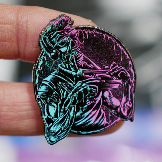 Emaille-Pin: Neon Zombie® – Neon Zombie Variant Nr. 3; © Haage Medien (as „Neon Midnight®“)