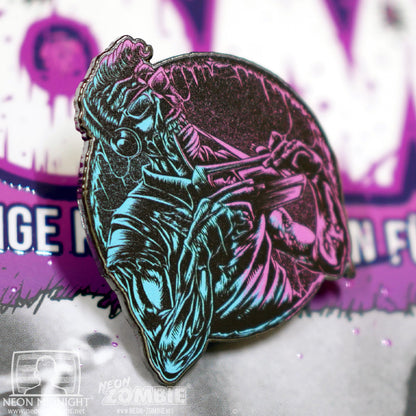 Emaille-Pin: Neon Zombie® – Neon Zombie Variant Nr. 3; © Haage Medien (as „Neon Midnight®“)